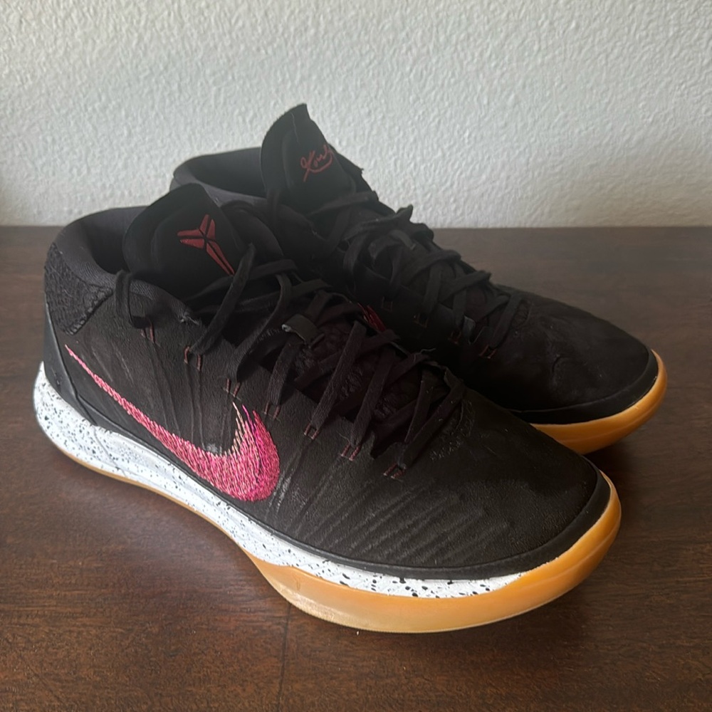 Nike Kobe A.D Mid - men’s size 10 very good condition.